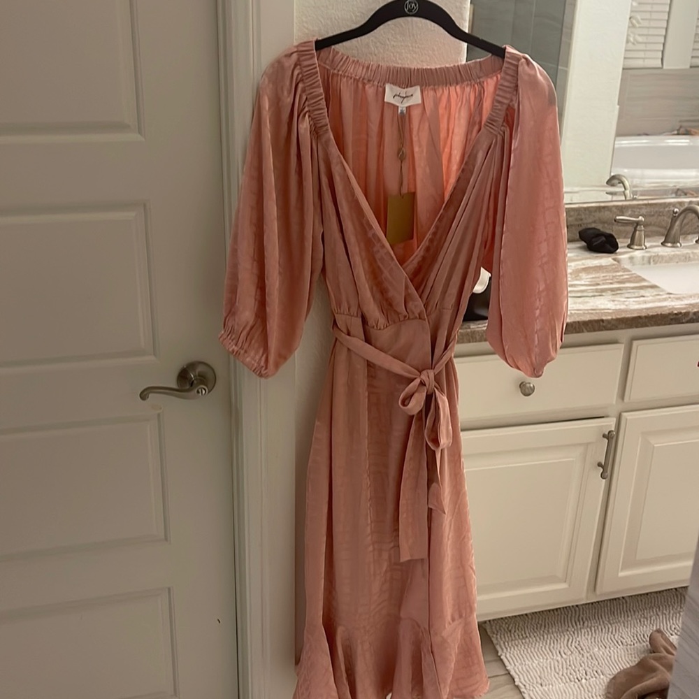 Lulus, sz L, satin pink wrap dress